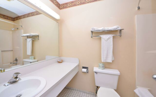 Aransas Bay Inn & Suites Corpus Christi by OYO