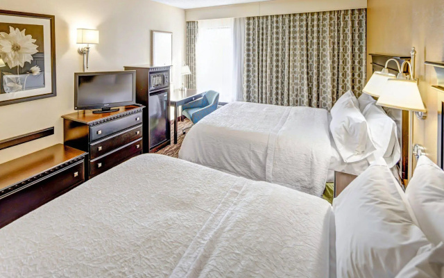 Hampton Inn & Suites Cleveland-Airport/Middleburg Heights