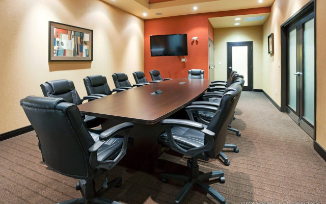 Holiday Inn Express & Suites Woodstock South by IHG