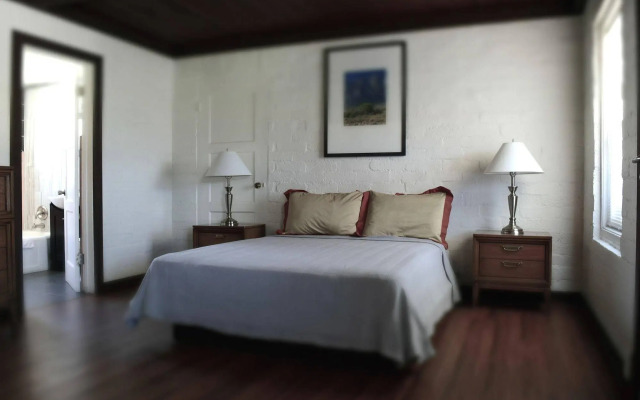 Sterling Gardens Hotel