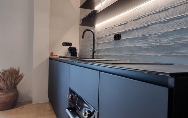 A NYC loft design Studio APT in Kolonaki