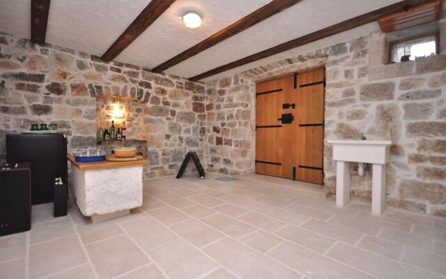 Nice Home in Omis With 2 Bedrooms and Wifi