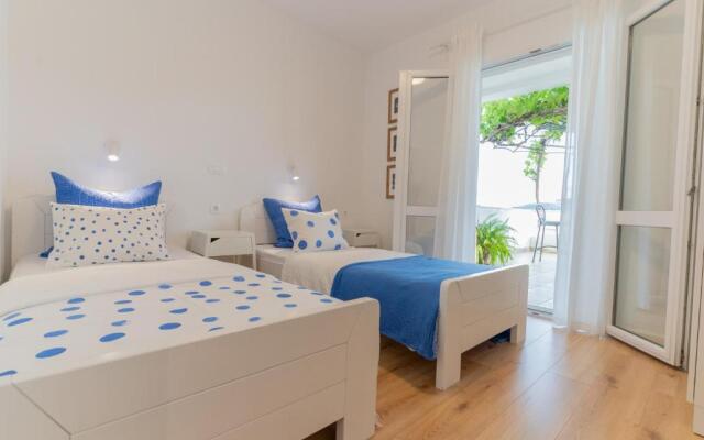 Apartments by the sea Rogoznica - 18746