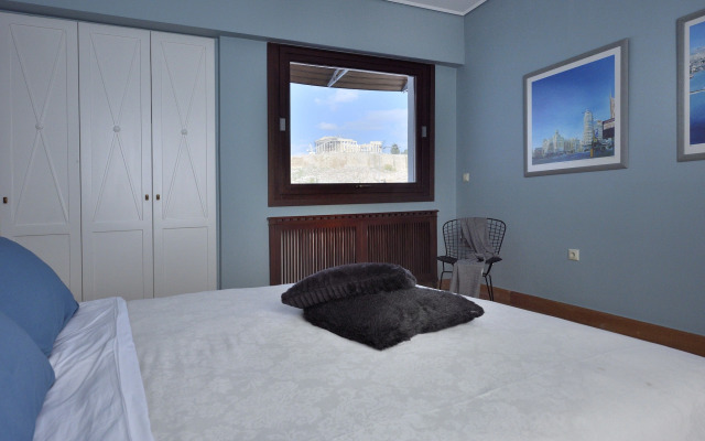 KARYATIS LUXURY MAISONETTE by K&K