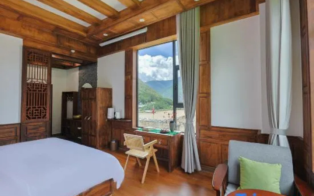 Sanhu Homestay (Shangri-La Town Daocheng Yading Scenic Area) — 3-star hotel in Daocheng