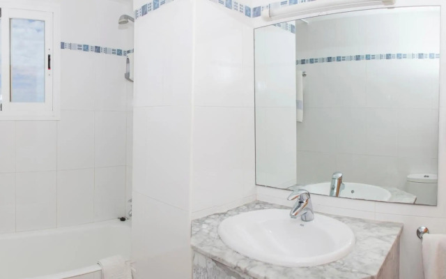 Apartamentos Mar y Playa