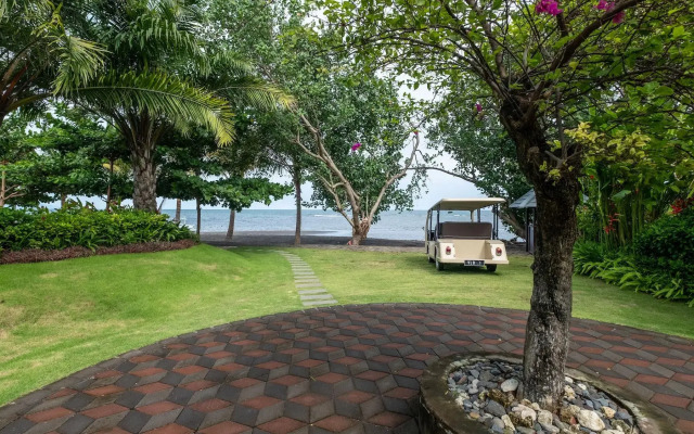 The Grand Villandra Resort
