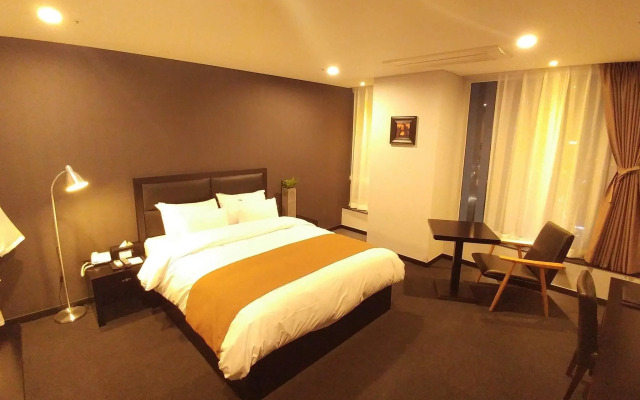 Gangneung Tourist Hotel