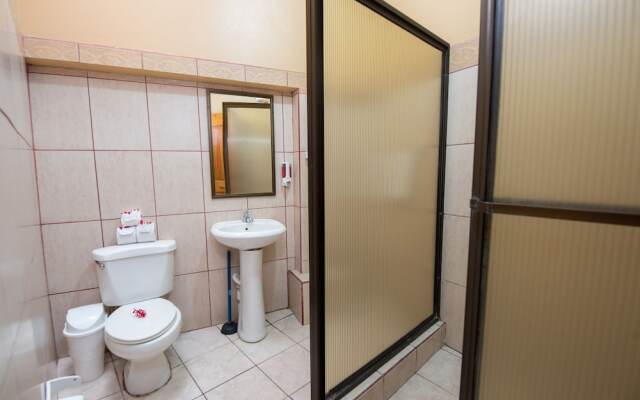 Apartamentos QR La Fortuna - Adults Only