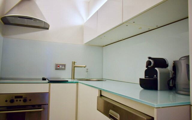 Elegant Mezzanine Studio Flat in Belsize Park