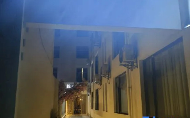 ManDan  Hostel