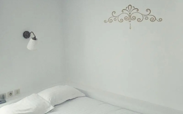 The Old Hotel Ravel