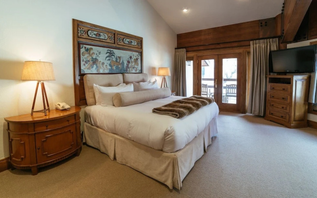 Luxury King Room Hotel Room by RedAwning