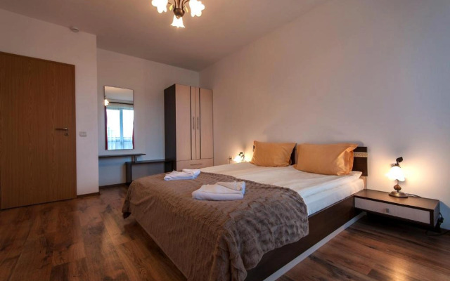 Grand Royale Apartment Complex & Spa