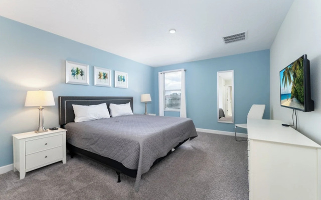 Magical 6BR Villa Pool Themed Room