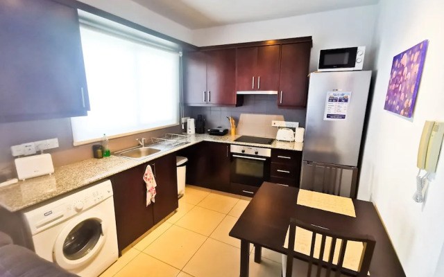 Promenade Breeze City Apartment