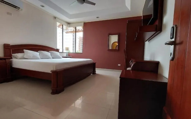 Hotel Voyager Manta