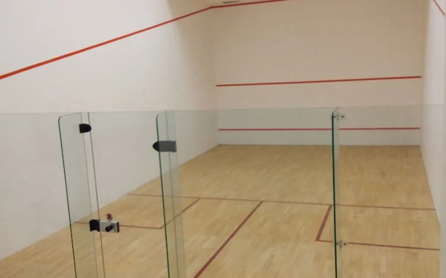 SM service suite Times Square