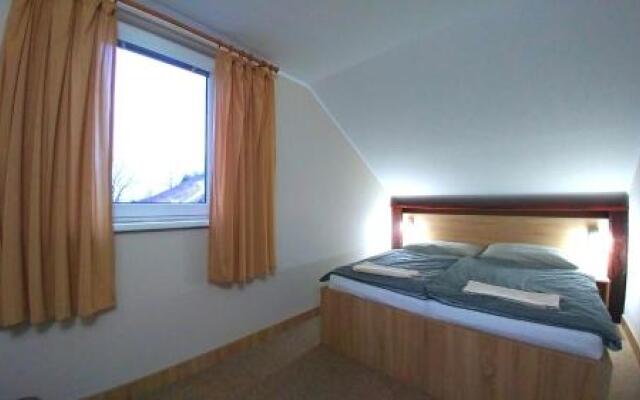 Pod Hradom Restaurant & Pension