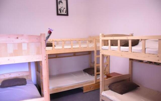 Fenghuang Zhongtian International Youth Hostel