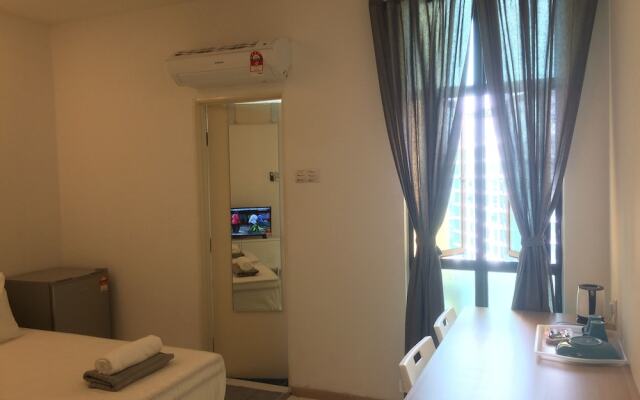 Lawang Suite Corner Roomstay 1