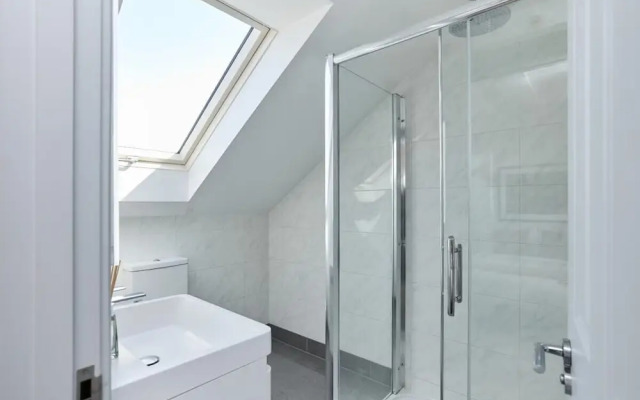 The Leghorn Quarters - Modern 3bdr With Balcony
