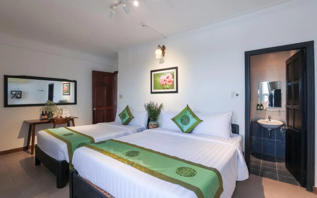 Purple Hue Charming Riverside Hotel