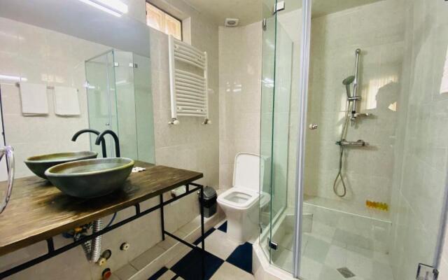 Mose Art Hotel