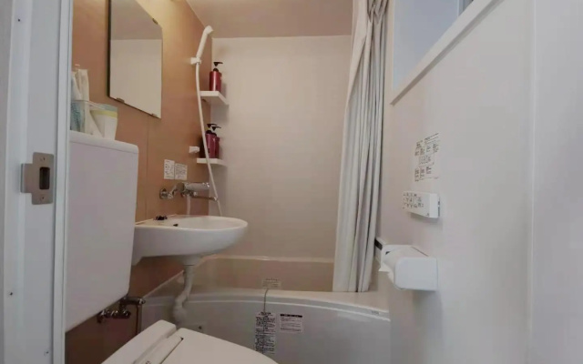 YUYU-Yo-3 --Self Check-in -- Room Number & Password is in the following email – Bathroom – Tokyo