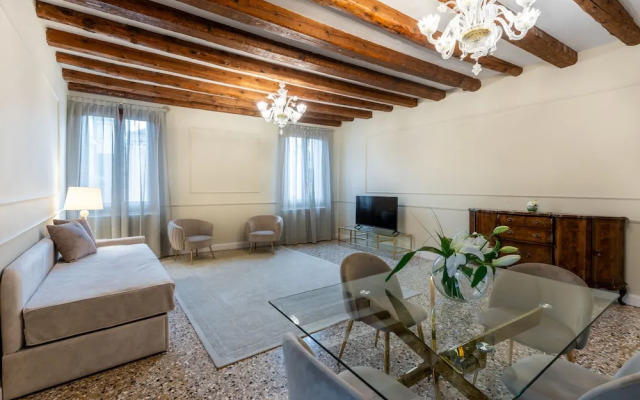 San Vio Palace Luxury Apartments