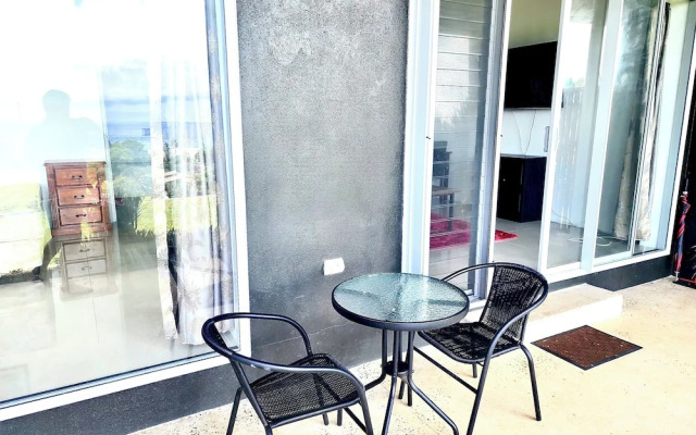 Nikao Hillside Suite