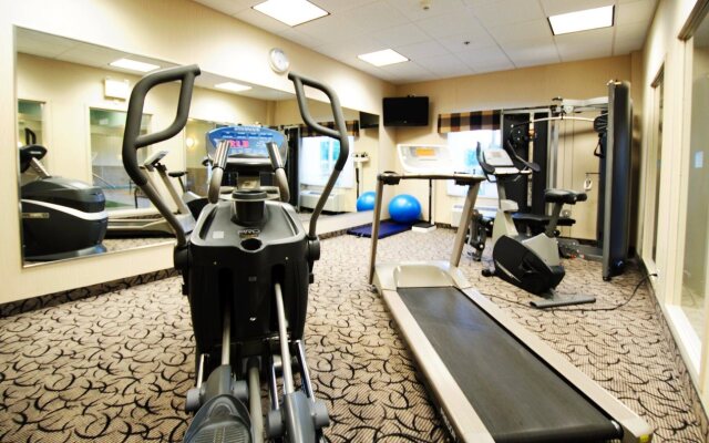 Holiday Inn Express Hotel & Suites Ottawa Airport by IHG