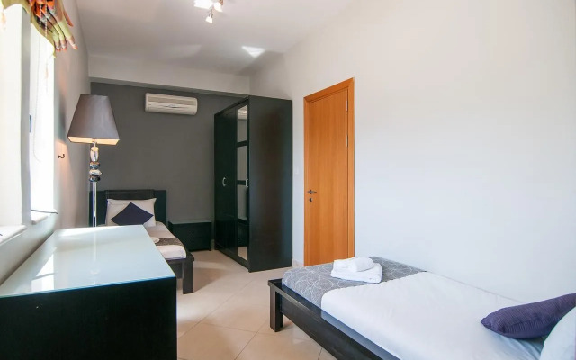 Pebbles Boutique Aparthotel