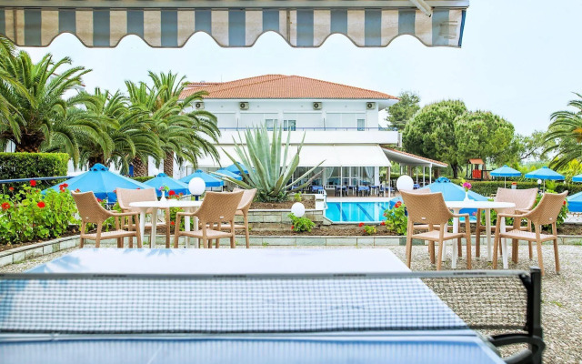 Xenios Port Marina Hotel