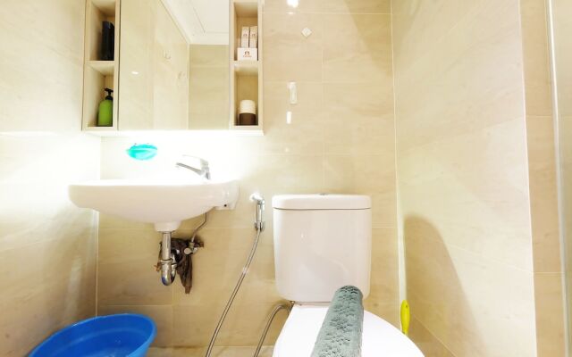 Spacious Apartment at Green Bay Pluit