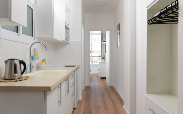 Herzel beach apartment