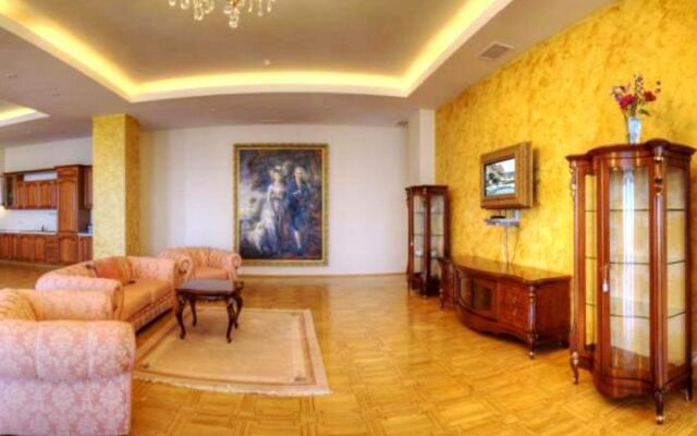 Tavria Hotel