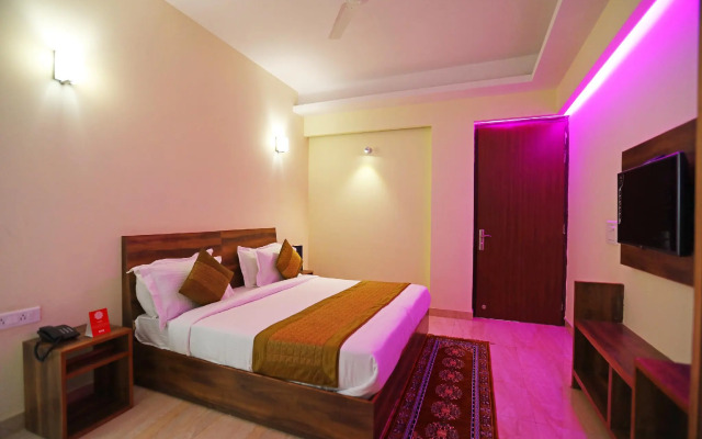 OYO 10889 Hotel Green Residency