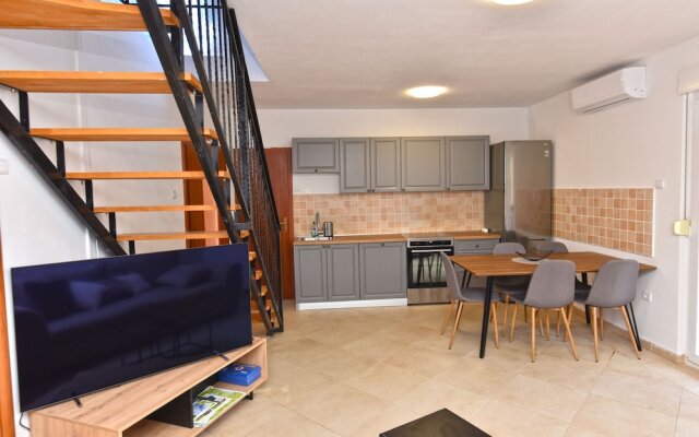 Apartments Arsen 928