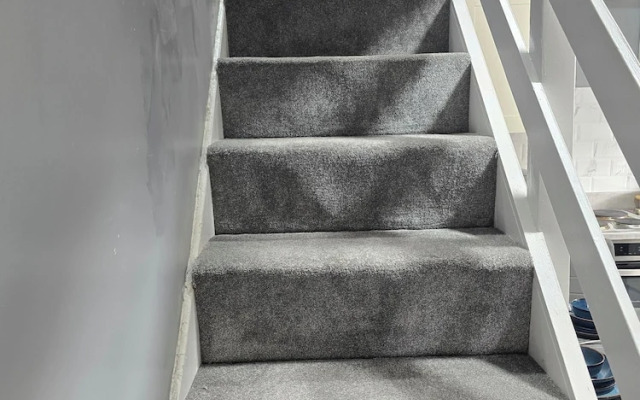 Manchester - House - Sleeps 6 - Parking - Garden