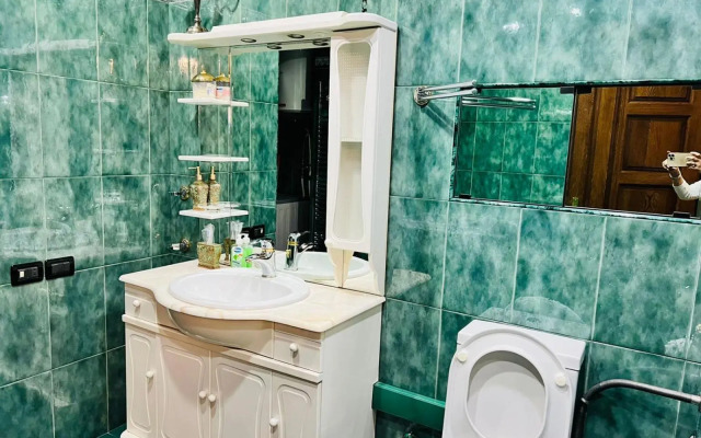 SPACIOUS Apt in Yerevan with JACUZZI Near Opera