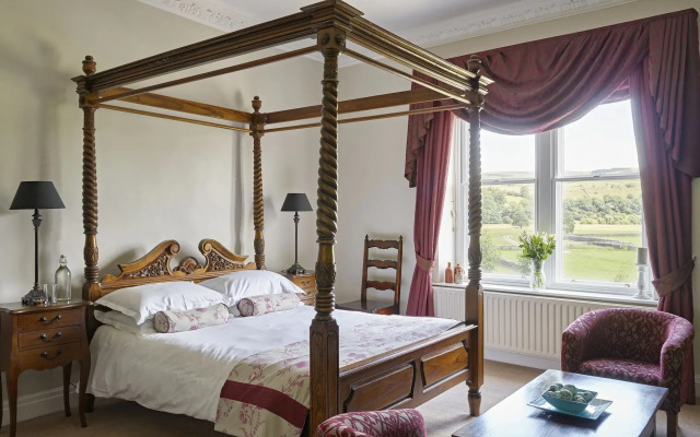Tennant Arms Hotel