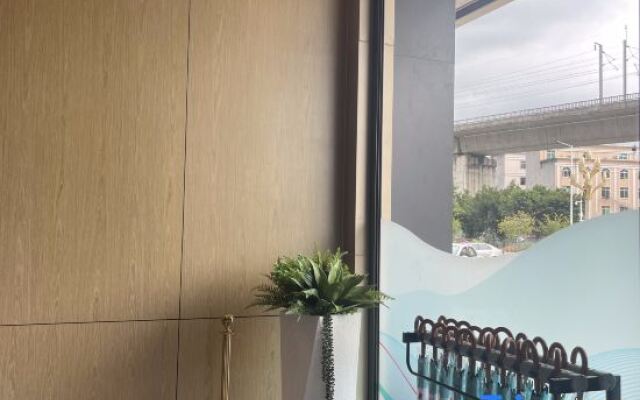 Yishang Hotel (Guangzhou Huadu Sunac Business College)