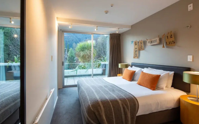 Element Escapes Luxury Apartments