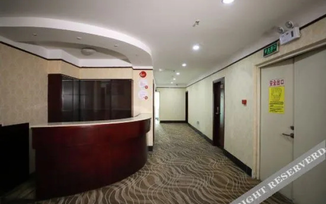 Hyatt Regency Hotel (Houhua Night Market)