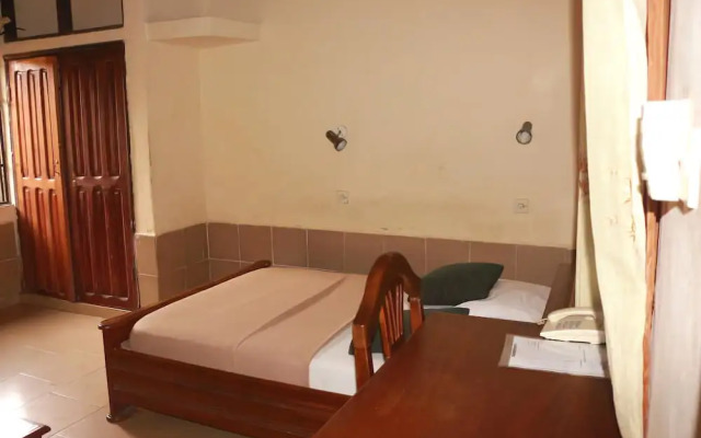 Liz Ani Hotel