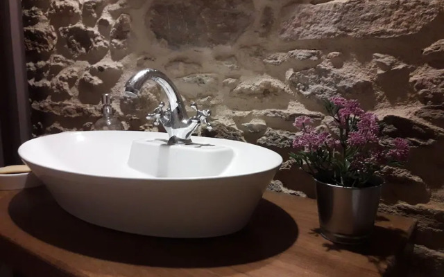 Paradosiako Saratsi - Traditional Guest House