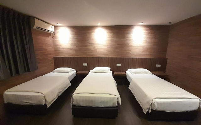 Talents Motor Park Hotel – Guest Rooms – Pelabuhan Klang