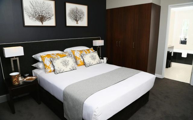 Springfield Lakes Boutique Hotel