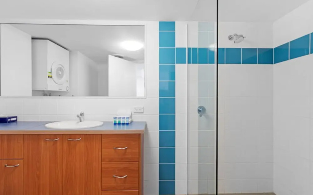 Beachside Retreat in Urangan Mantra Resort – Bathroom – Hervey Bay